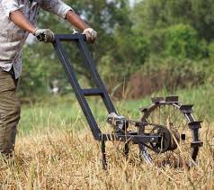  TRACTOR AND POWER TILLER MECHANIC